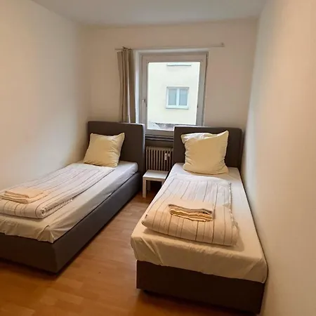 Zentrale City Apartments - Optimal Fuer Kurz- Oder Langzeitaufenthalte Neumünster Exterior foto